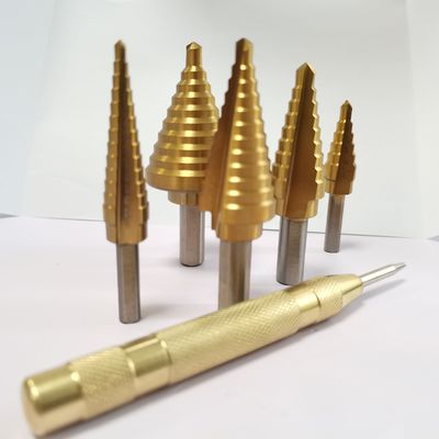 6 Schritte 3/16 automatisches Mitteldurchschlags-Spiralen-Titan Diamond Core Drill Bits