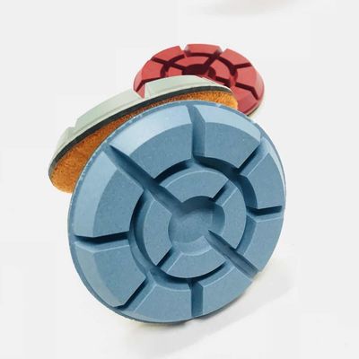Konkreter Boden, der 105mm Diamond Polishing Pads poliert